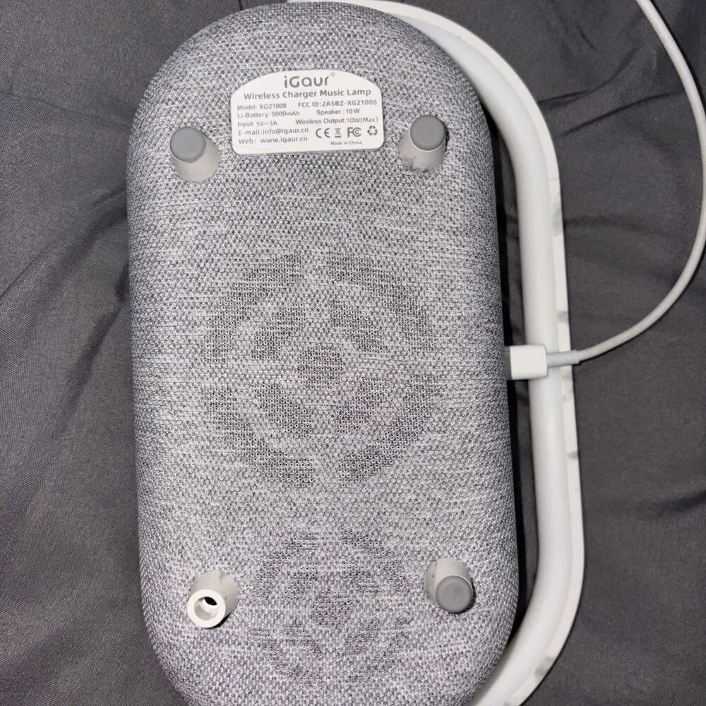 iGor 4 in 1 Wireless Charger Stand with Speaker w/Wireless Charger